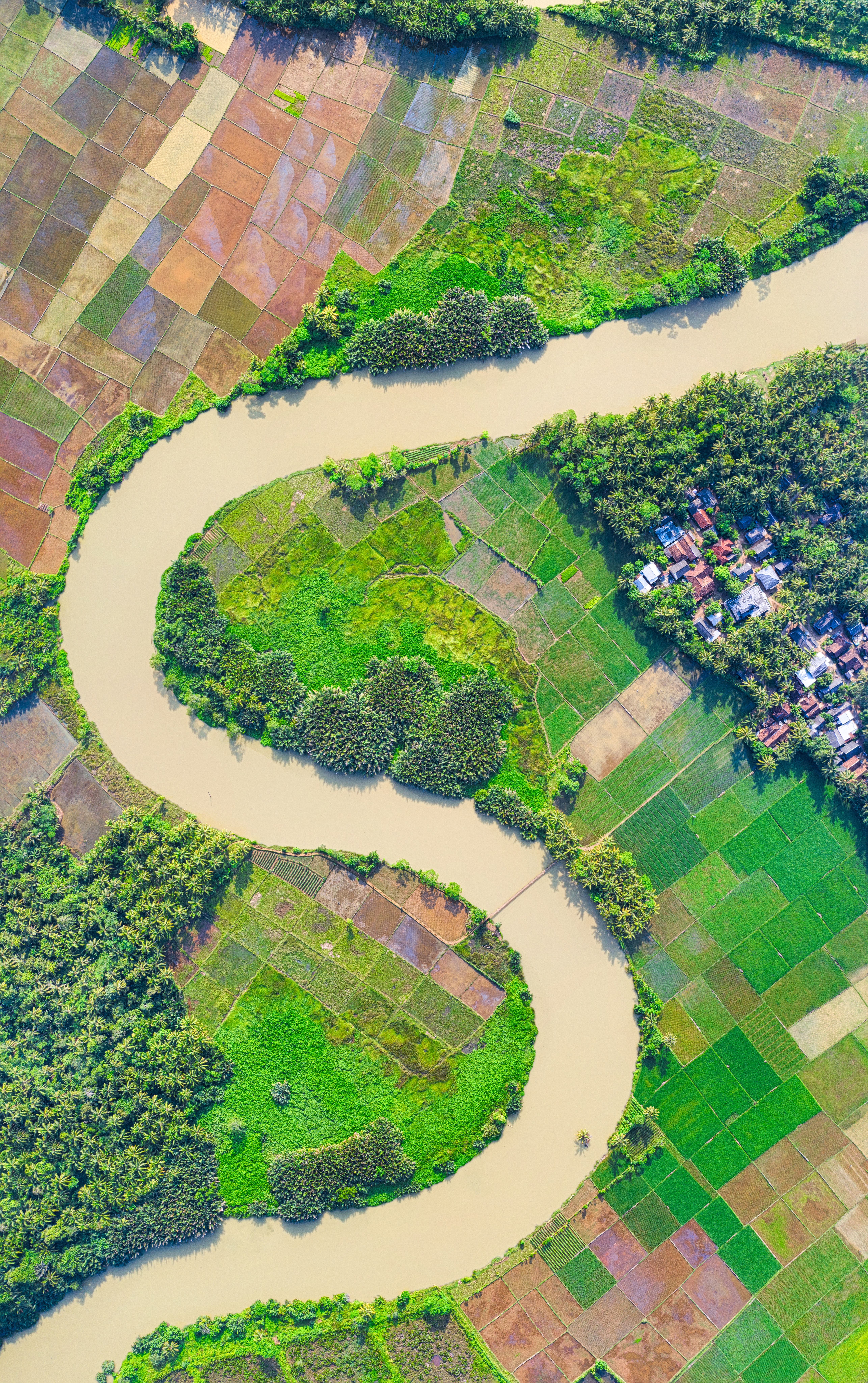 Geoinformation - Landwirtschaft - Landschaft - Fluss - Karte - Felder