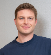 Mitarbeiterfoto von Carlo Zensus, Referent für Innovations-, Forschungs- und Außenwirtschaftspolitik