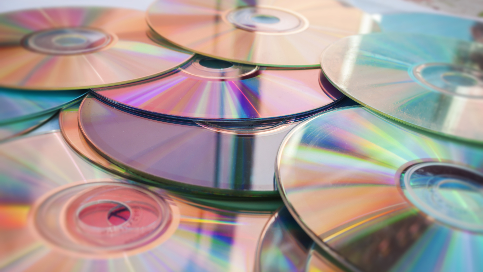 CDs liegen übereinander