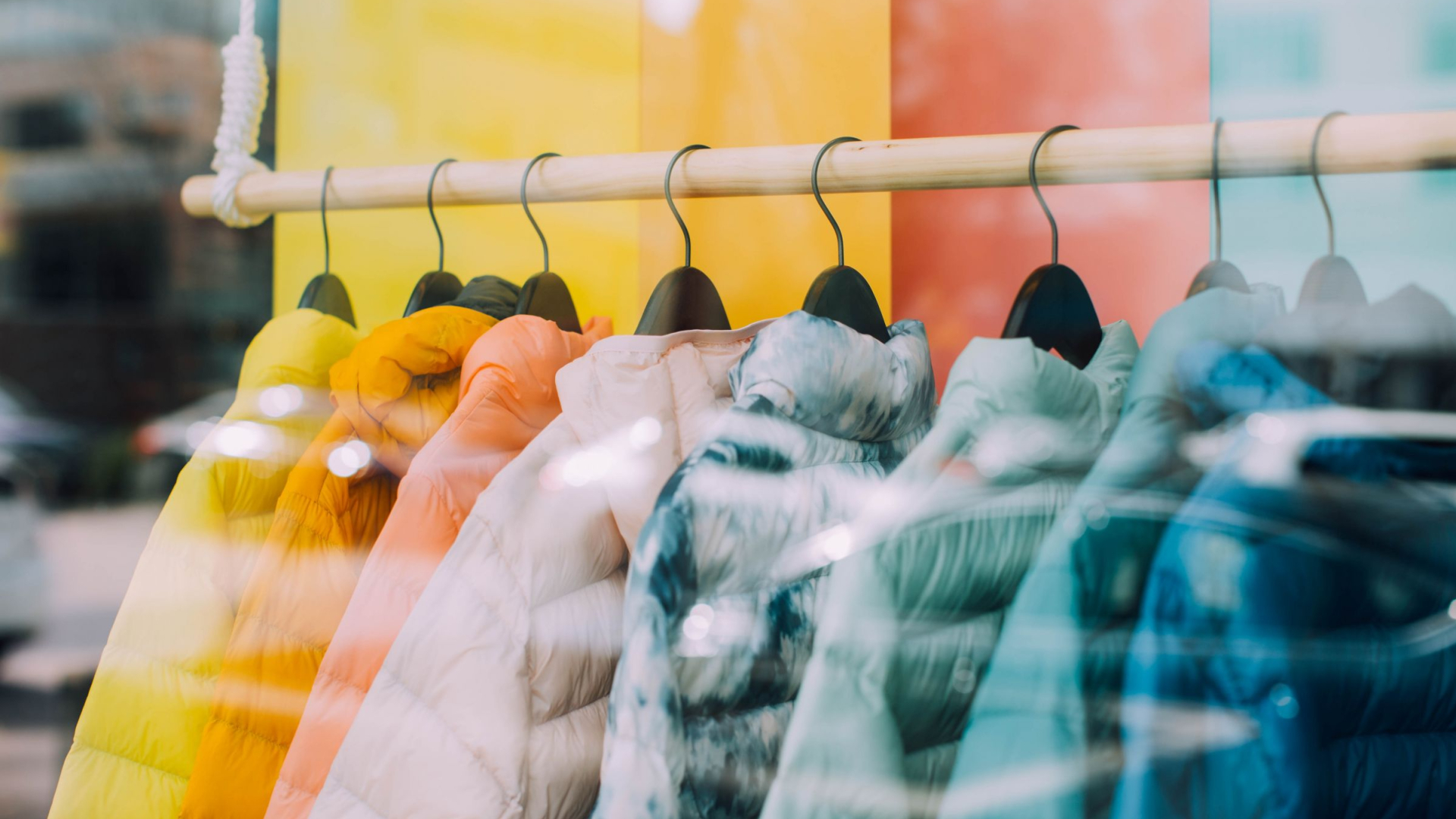Schaufenster eines Bekleidungsgeschäfts