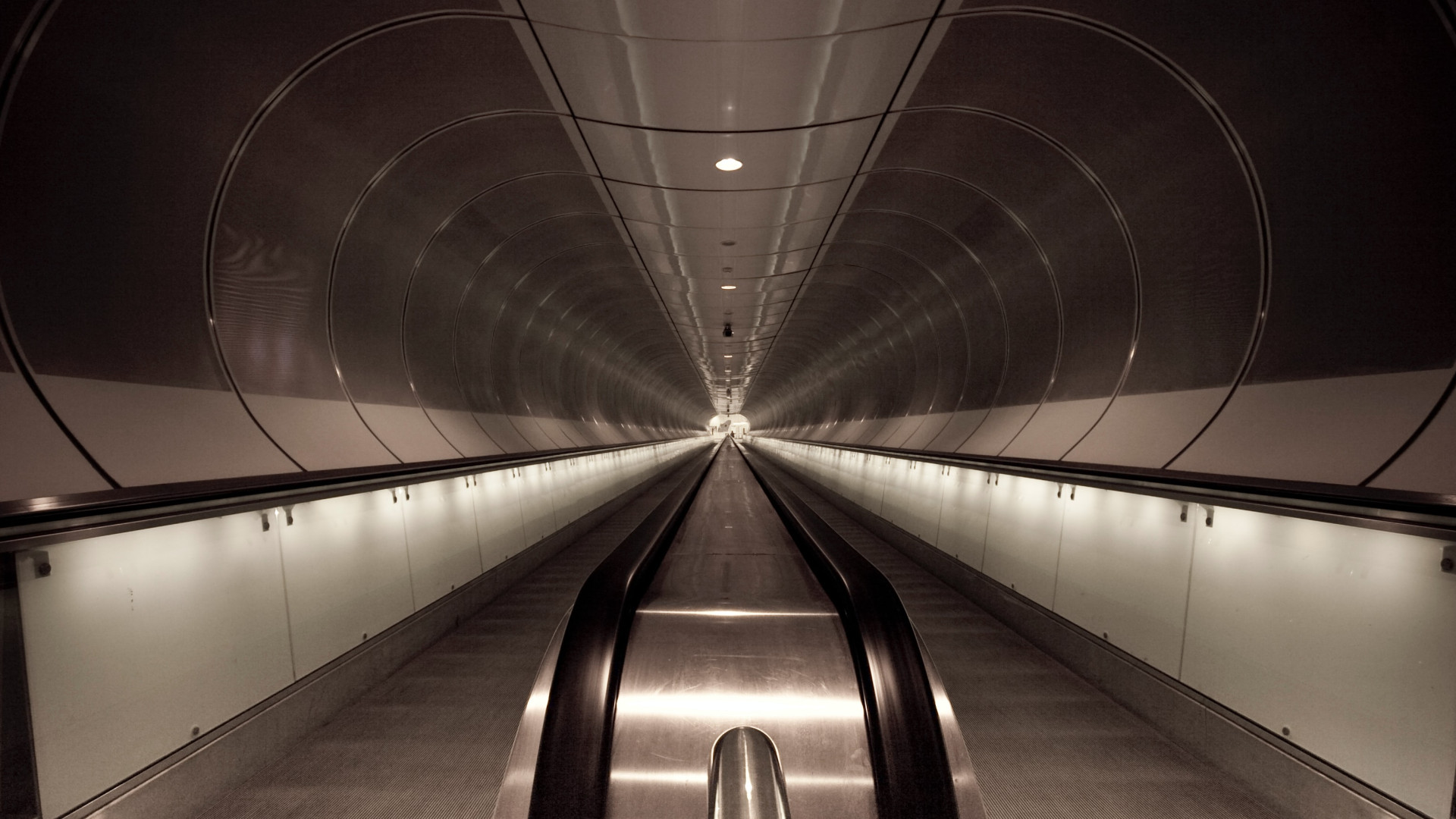 Rollbahn am Flughafen