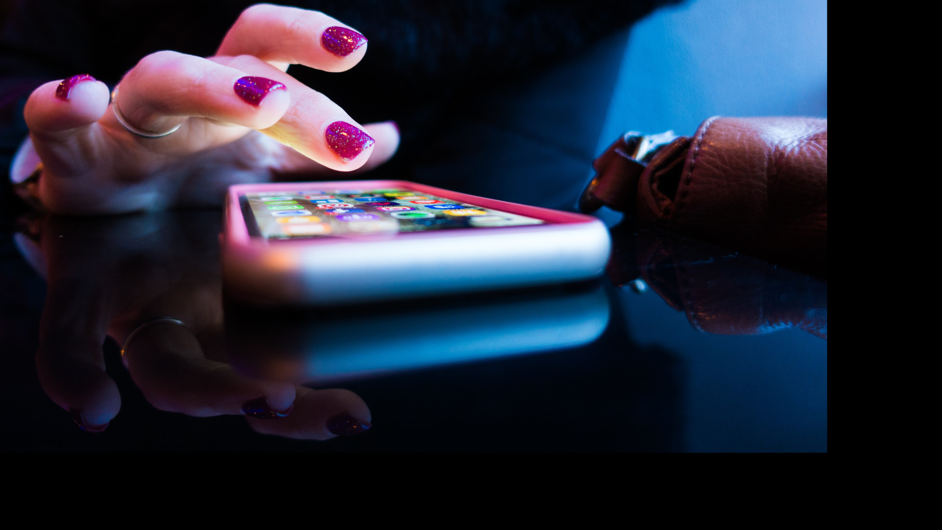 Smartphone mit diversen Apps