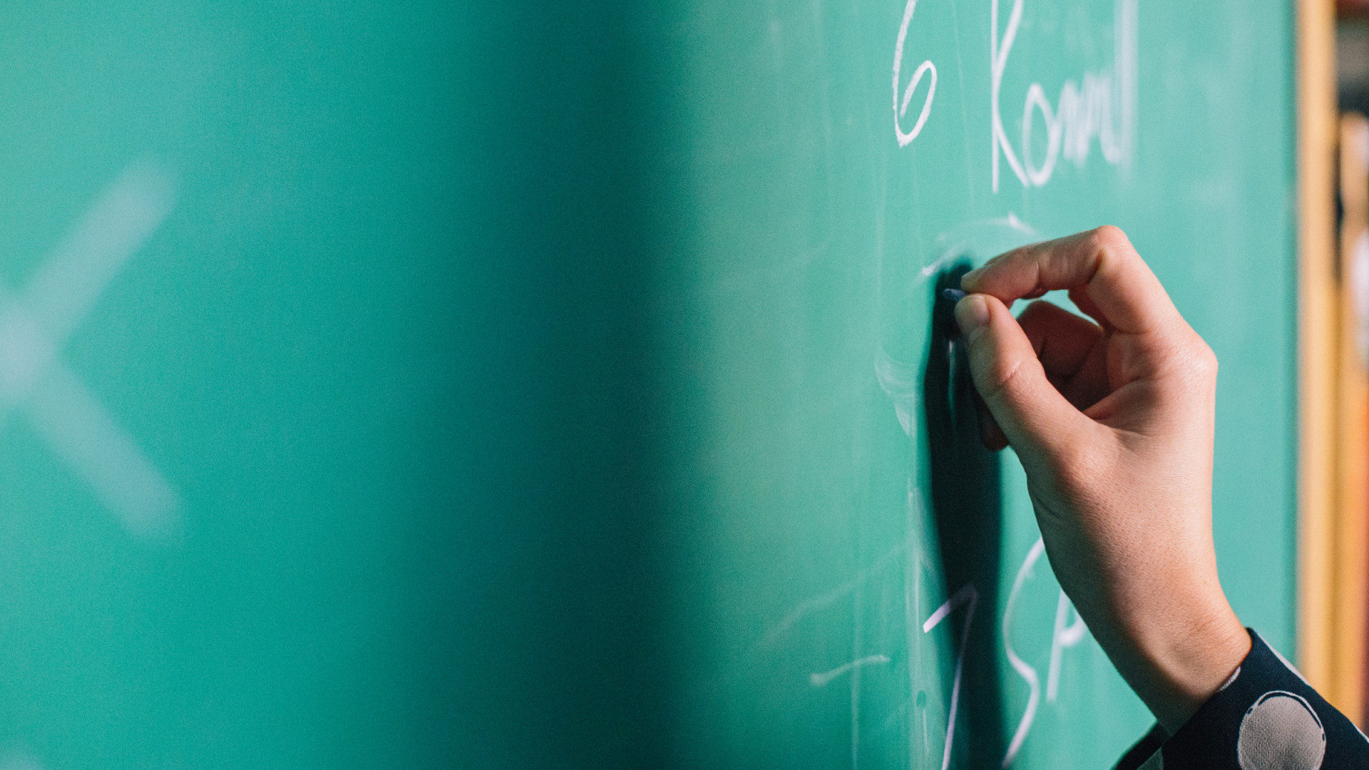Kreidetafel auf der geschrieben wird