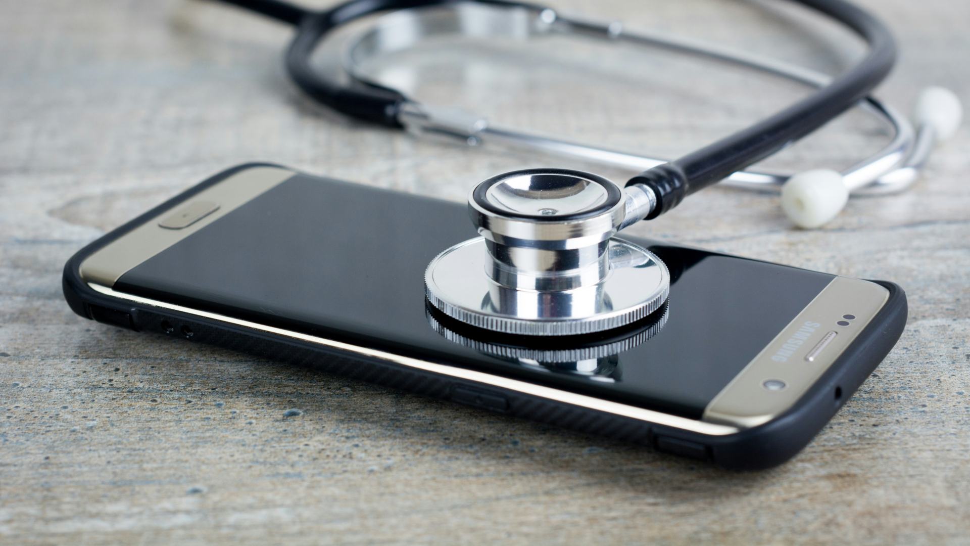 Smartphone mit Stethoskop