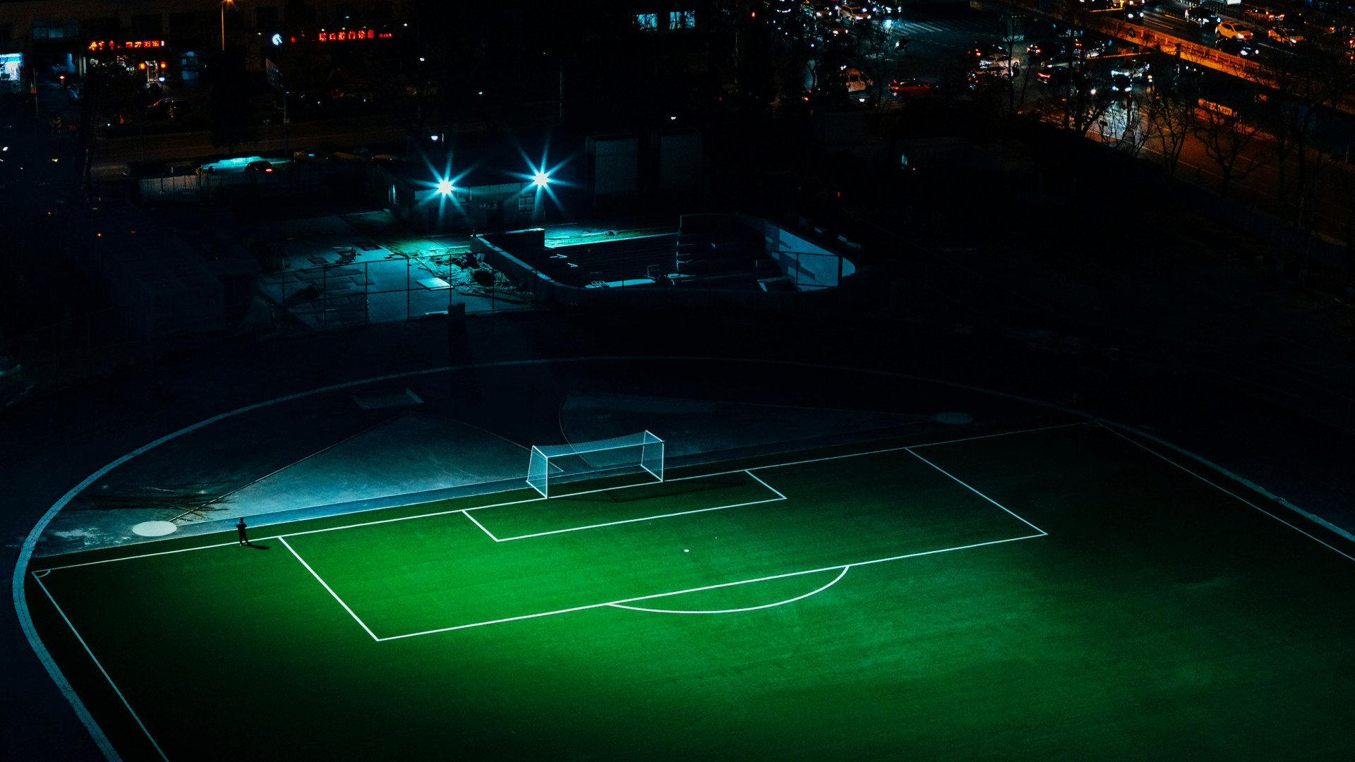 Fußballplatz bei Nacht