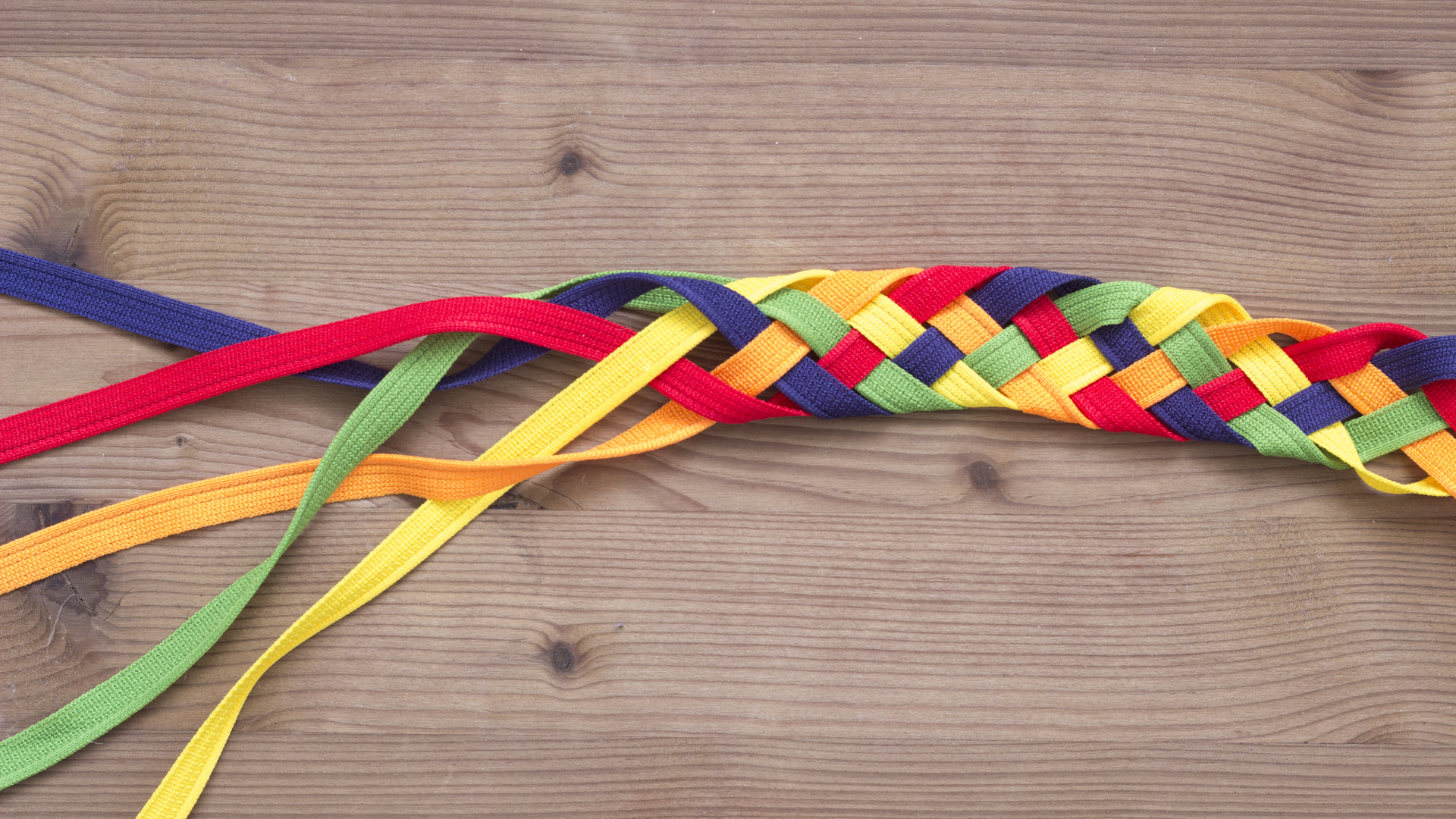 geflochtenes Band in verschiedenen Farben