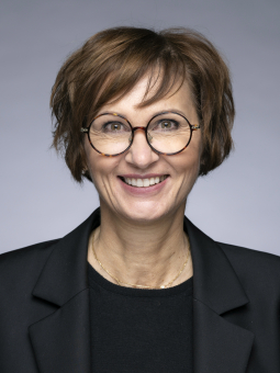 Bettina Stark Watzinger_Bundesministerin für Bildung und Forschung_Smart School Jury 2023