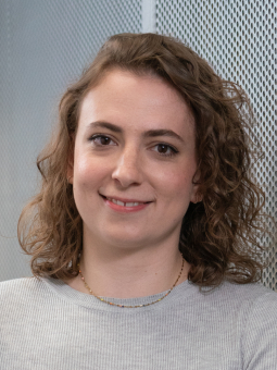 Mitarbeiterfoto-Carla-Hirsch