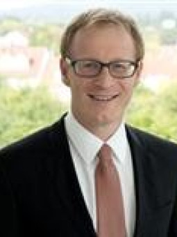  Dr. Claus Jeschek 