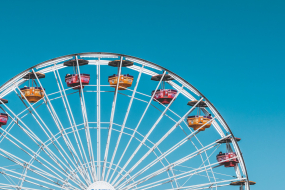 Riesenrad in der Sonne