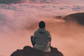 Wanderer in den Wolken