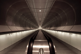 Rollbahn am Flughafen