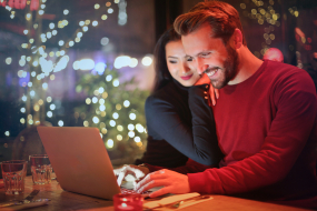 Online-Shopping - Shopping- E-Commerce - Weihnachten - Geschenke