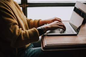 Homeoffice - Arbeit - Work - Computer - Plattformarbeit