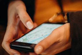 Handy Smartphone Business Karten Maps Ortung