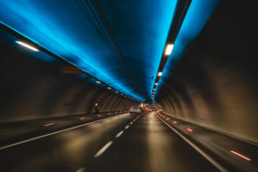 Autonomes Fahren - Mobility - Mobilität - Auto - Verkehr - Tunnel - Straße