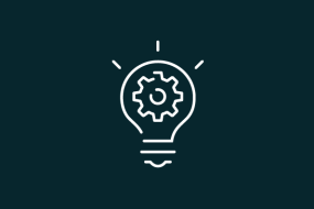 Icon zeigt eine Glühbirne mit einem Zahnrad in der Mitte. 