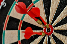 Darts - Digital Marketing - Erfolg - Game - Pfeil - Sieg - Spiel - Sport - Unsplash matt-briney-dL2VTu8b4NQ-unsplash.jpg