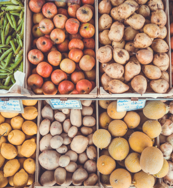 Handel_Themenbild Lebensmittel Obst & Gemüse Markstand