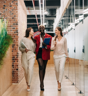 drei Frauen im Büro