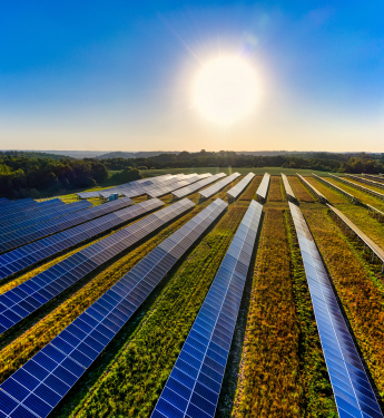 Solaranlage bei schönem Wetter