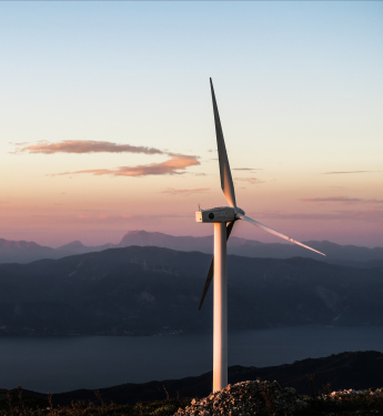 zwei Windräder