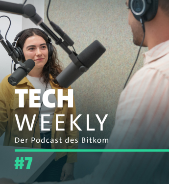 Tech Weekly #7 zum Thema UNESCO-Initiative für Klassen ohne Handys und Datenschutz-Sorgen bei der ePA mit Bildungsexpertin Leah Schrimpf auf dem Cover