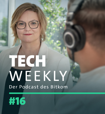 Tech Weekly #16 zum Thema Digitale Kompetenzen für ältere Menschen und KI an Flughäfen mit Astrid Mönnikes, Projektleiterin vom „DigitalPakt Alter“, auf dem Cover