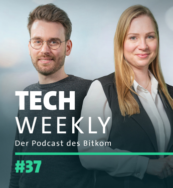 Titelbild von Tech Weekly, Folge 37, zum Thema Justiz-Digitalisierung mit Bitkom-Rechtsexpertin Charleen Roloff und Niklas Meyer-Breitkreutz, Nachhaltigkeitsexperte des Bitkom