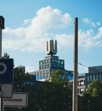 Dortmunder U bei Tageslicht