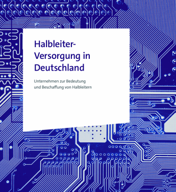 Grafische Darstellung eines Schaltkreises in Blau- und Grautönen mit Titel und Untertitel in Weiß. Logo „bitkom“ in der Ecke.