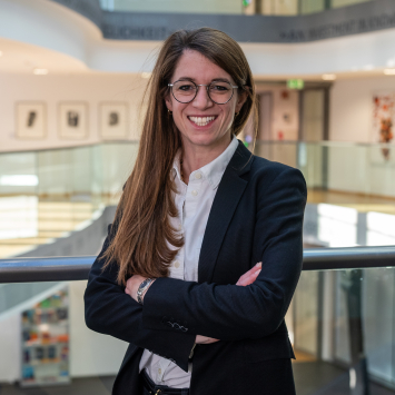 Das Pressefoto der Gesundheitsökonomin Ariel Dora Stern zum Thema Ausgründungen aus Universitäten in Deutschland
