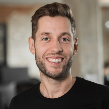 Ein Foto von dem Staffbase Gründer Martin Böhringer. Er hat Get Started by Bitkom ein Interview gegeben,