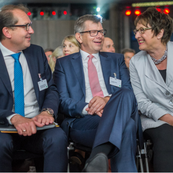 Blick ins Publikum des Digital-Gipfels 2017, u.a. mit Thorsten Dirks.