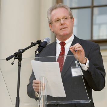 Willi Berchtold hält eine Rede auf dem Bitkom-Sommerfest 2007.