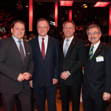 Prof. Dieter Kempf auf der CeBIT 2013 auf einem Gruppenfoto