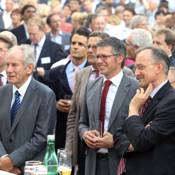 Blick ins Publikum des Sommerfests 2010 - u.a. mit August-Wilhelm Scheer und Bernhard Rohleder.