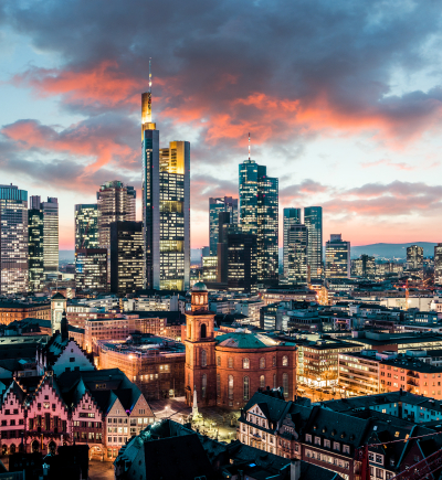 Innenstadt Frankfurt bei Sonnenuntergang