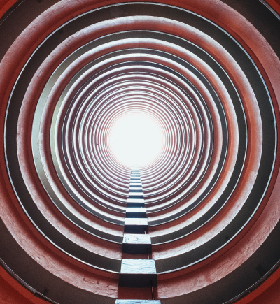 Lichttunnel in Gebäude