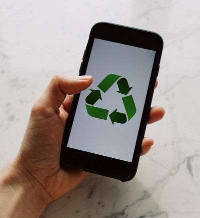 Altgeräte - Recycling - Smartphone - Refurbished - Kreislauf - Resourcen