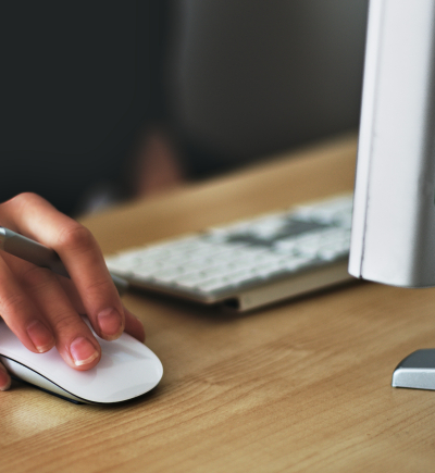 Arbeit - Work - Computer - Plattformarbeit - Surfen