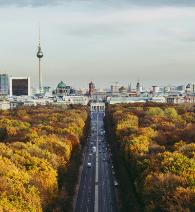 Skyline von Berlin, fotografiert von der Spitze der Siegessäule, Weitwinkel