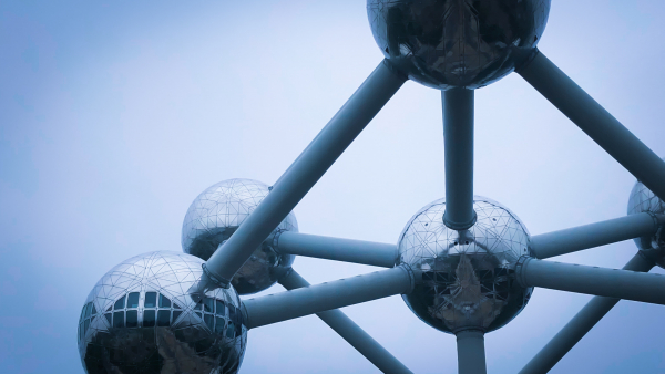 Close-Up des Atomium in Brüssel
