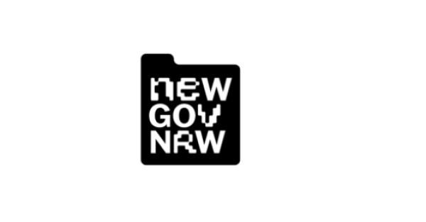 Logo mit schwarzem Ordner, Text „new GOV NRW“ in moderner Schrift, weiß und schwarz, zentriert auf weißem Hintergrund.