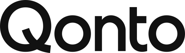 Logo von Qonto in moderner Schriftart, Buchstaben "Q", "o", "n", "t", "o" in dunkler Farbe auf neutralem Hintergrund.